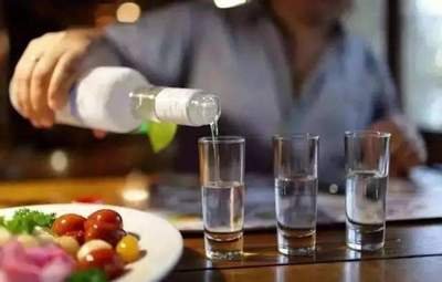 白酒也能創(chuàng)造商業(yè)神話？這款無(wú)名酒一年狂賺7000萬(wàn)，背后的奧秘是什么？